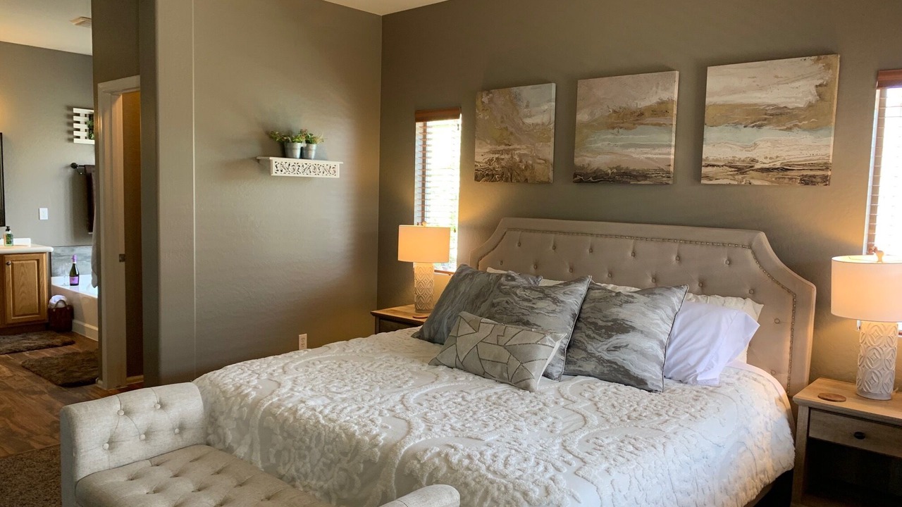 Photo of Bedroom in Litchfield Manor
