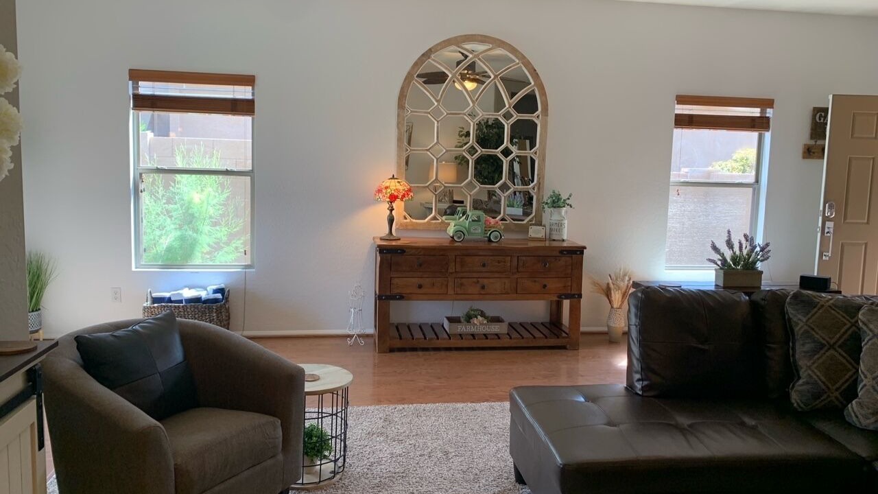 Photo of Livingroom in Litchfield Manor