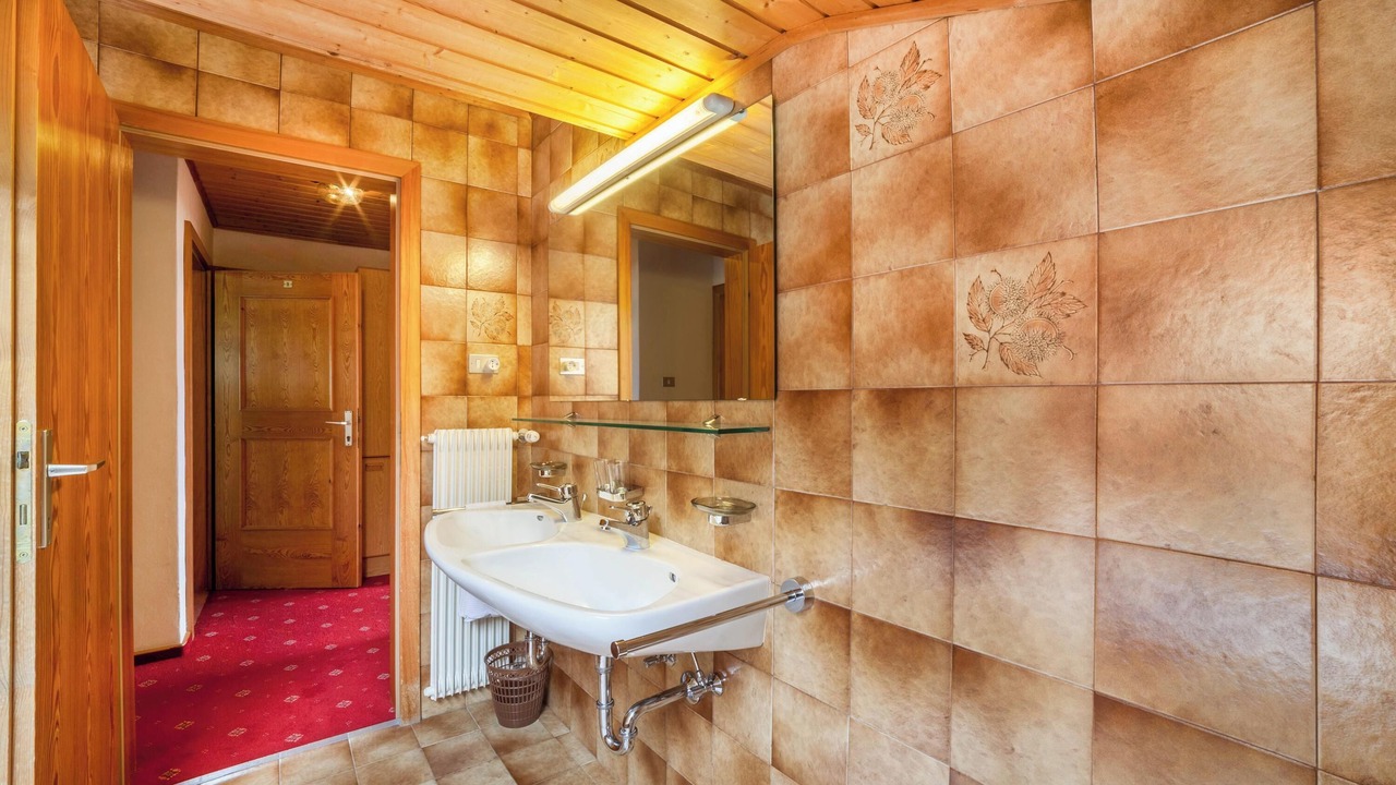 Photo of Bathroom in Caines