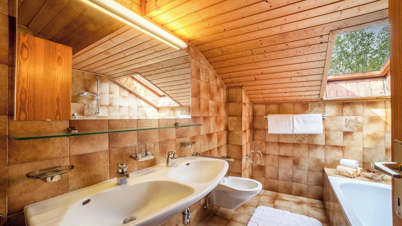 Photo of Bathroom in Caines