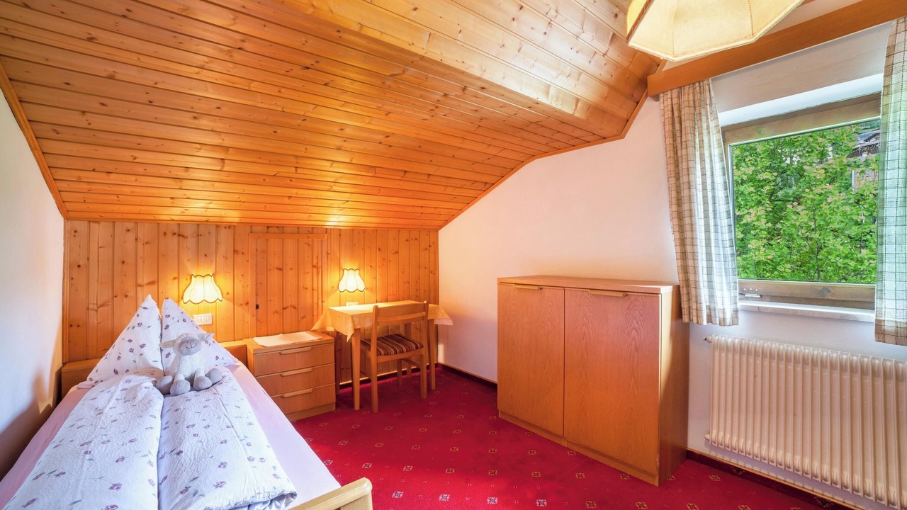 Photo of Bedroom in Caines