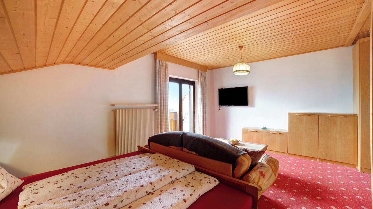 Photo of Bedroom in Caines