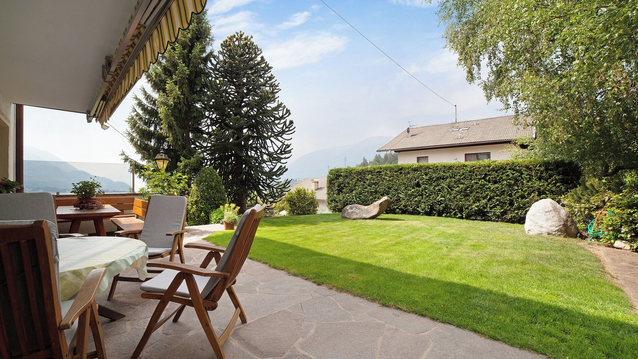 Photo of Outdoor in Caines