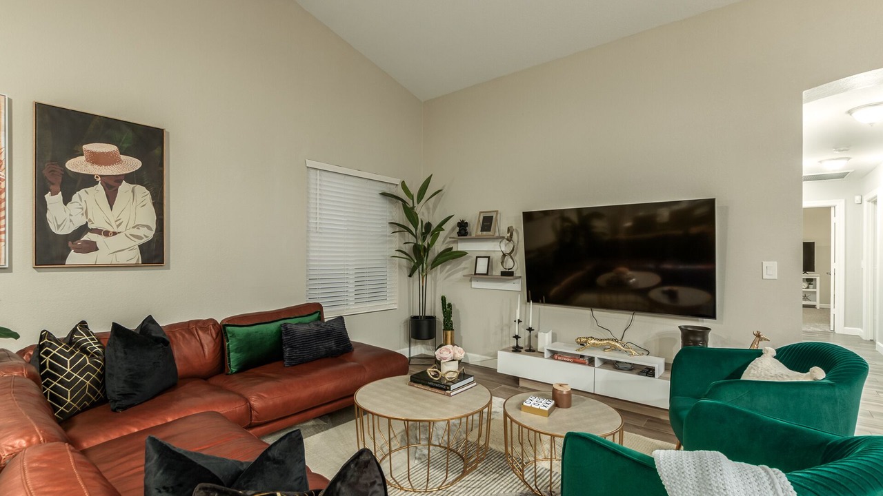 Photo of Livingroom in South Mountain