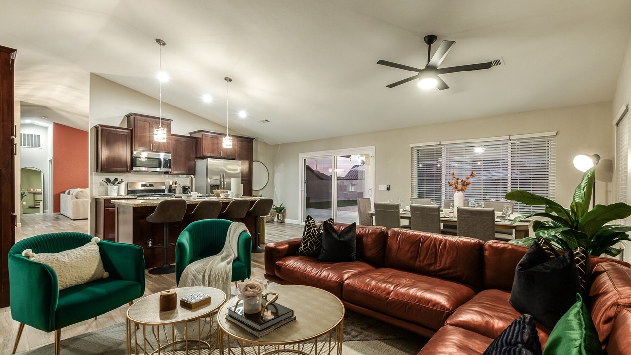 Photo of Livingroom in South Mountain