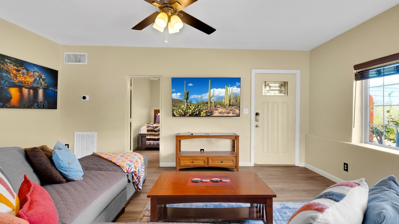 Photo of Livingroom in Midtown