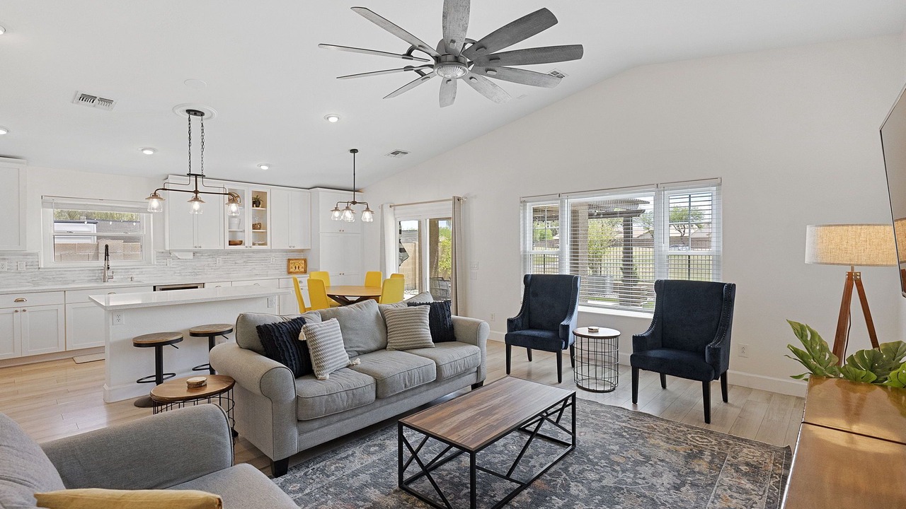Photo of Livingroom in Villages At Queen Creek