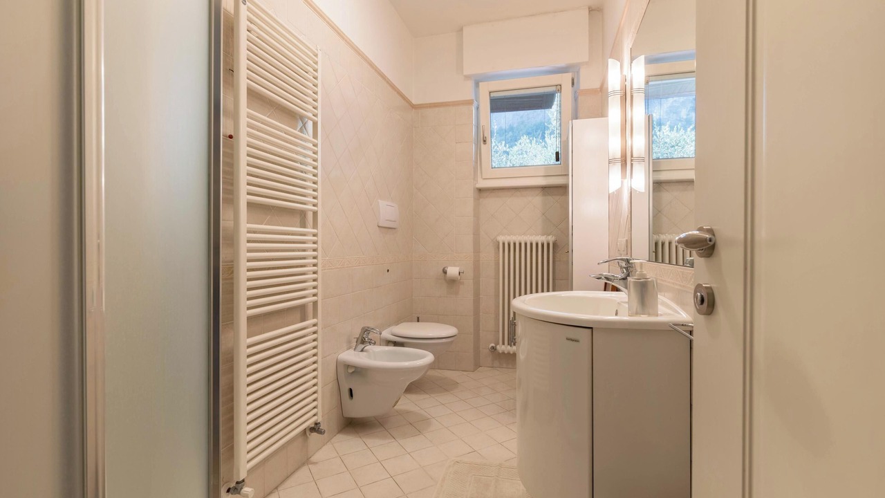 Photo of Bathroom in Arco