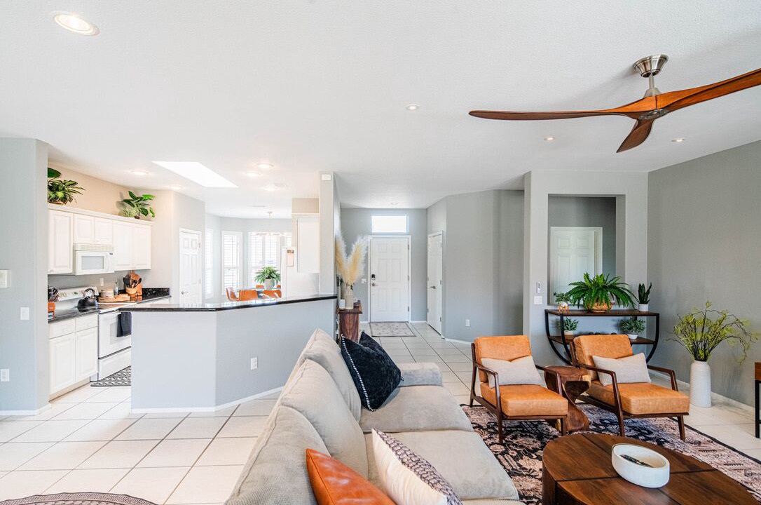 Photo of Livingroom in Surprise