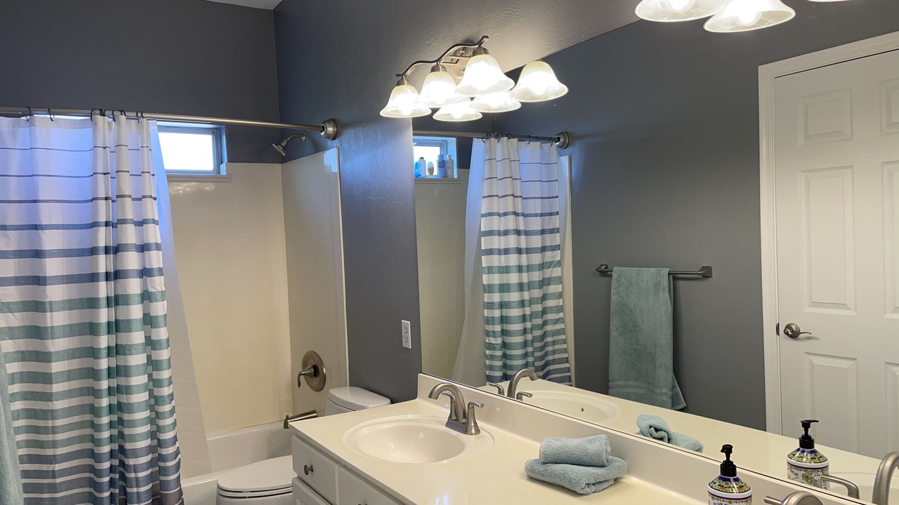 Photo of Bathroom in Val Vista Lakes