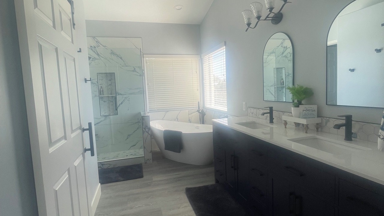 Photo of Bathroom in Val Vista Lakes