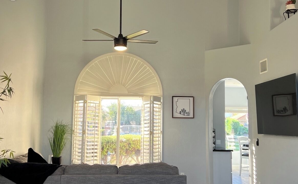 Photo of Livingroom in Val Vista Lakes