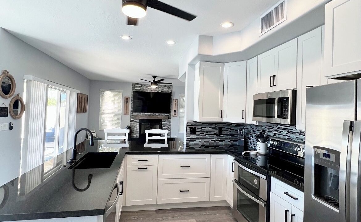 Photo of Kitchen in Val Vista Lakes