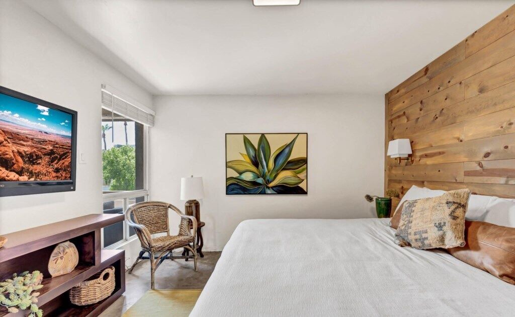 Photo of Bedroom in Entertainment District