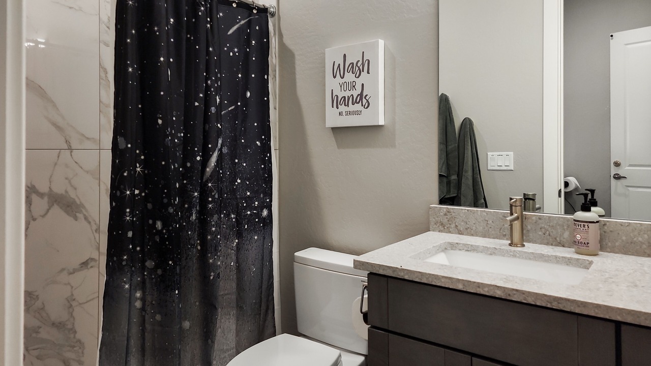 Photo of Bathroom in Page