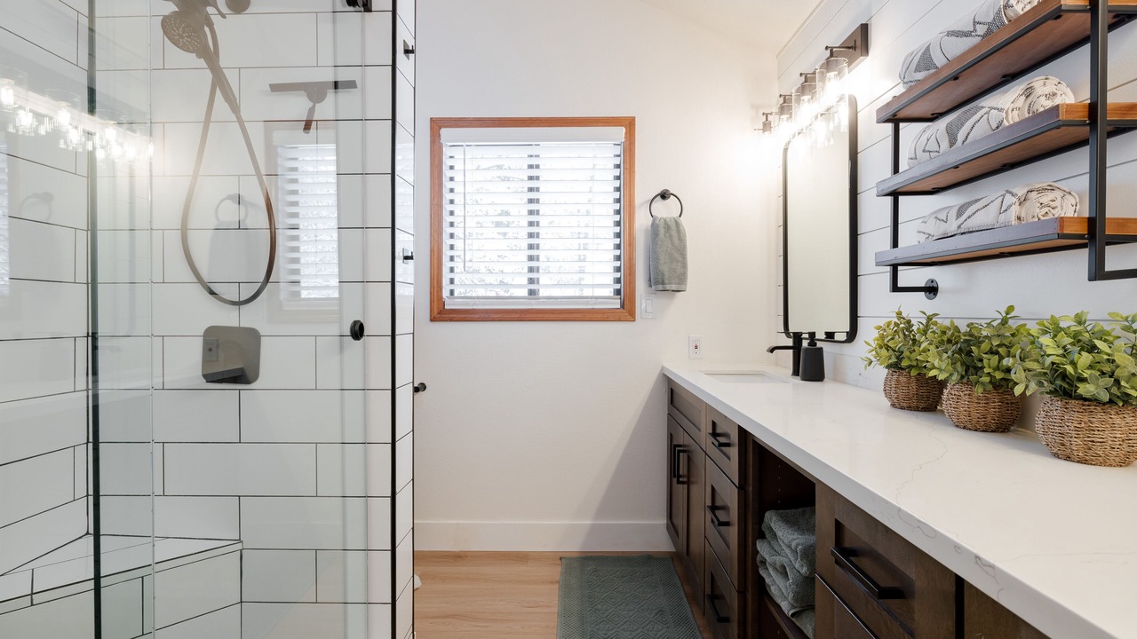 Photo of Bathroom in Strawberry