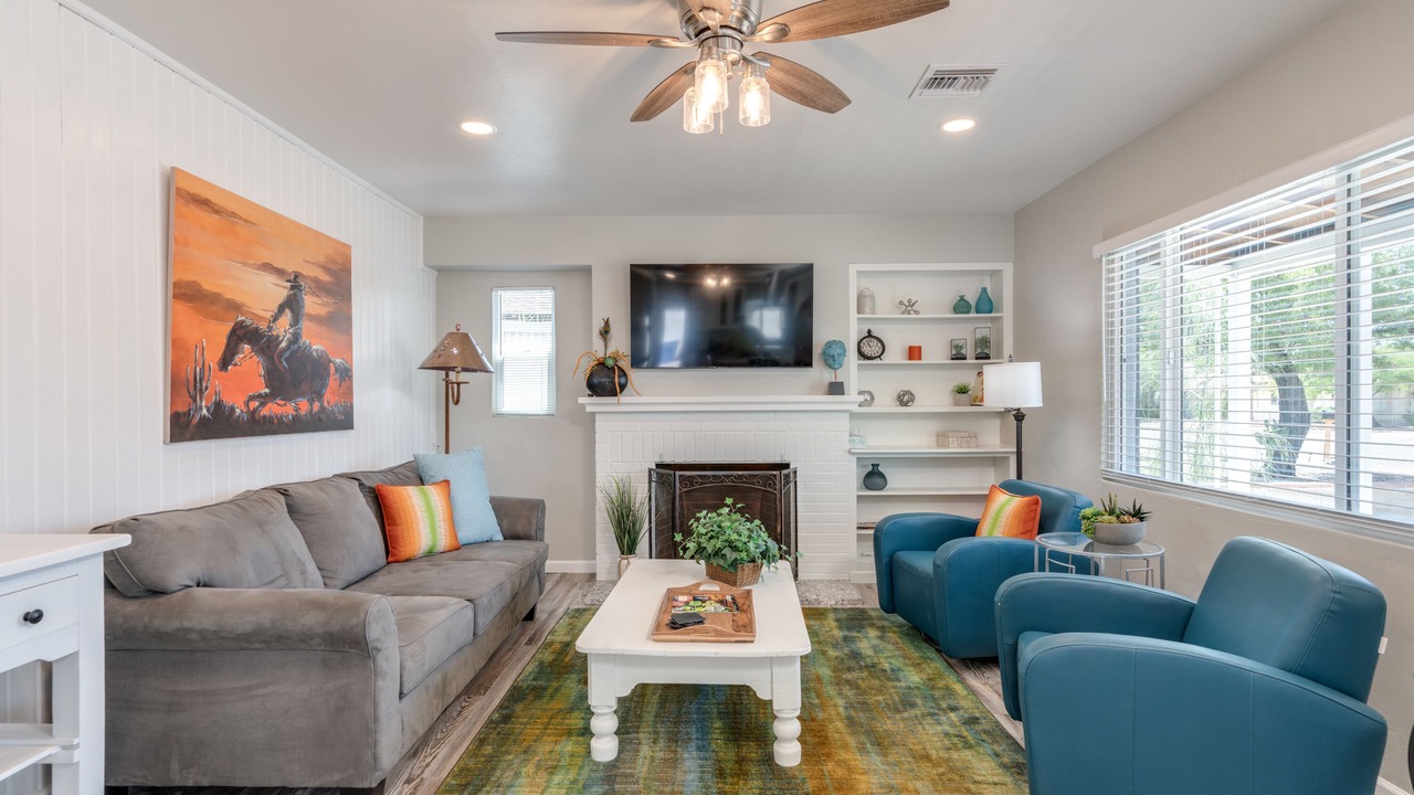 Photo of Livingroom in Poets Square