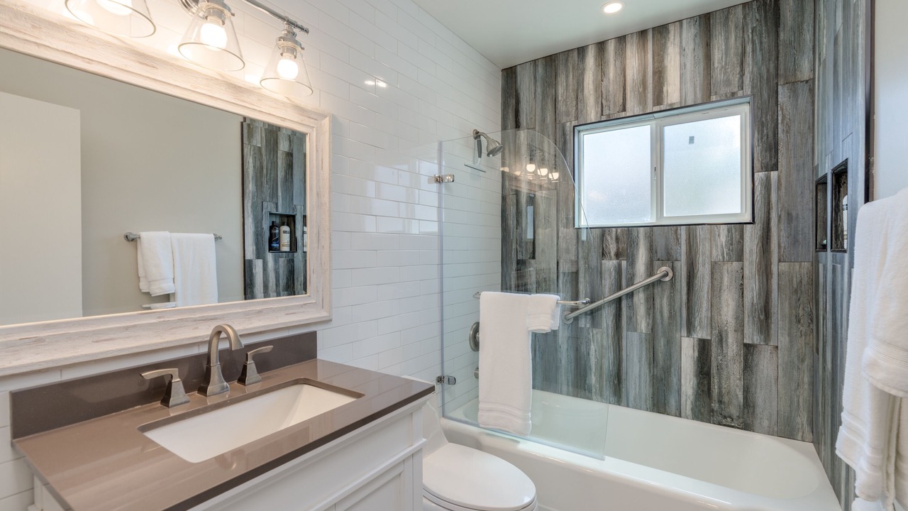 Photo of Bathroom in Poets Square