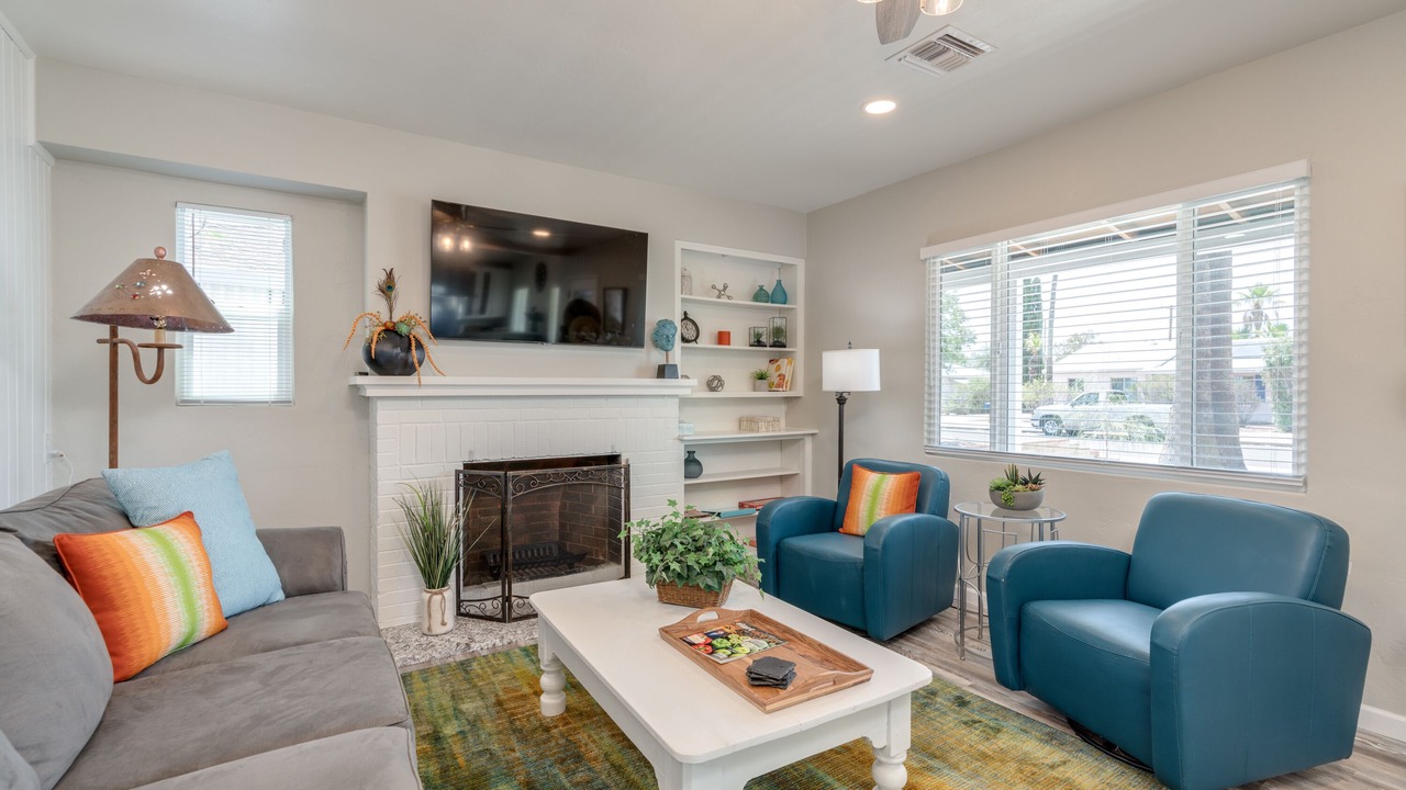 Photo of Livingroom in Poets Square