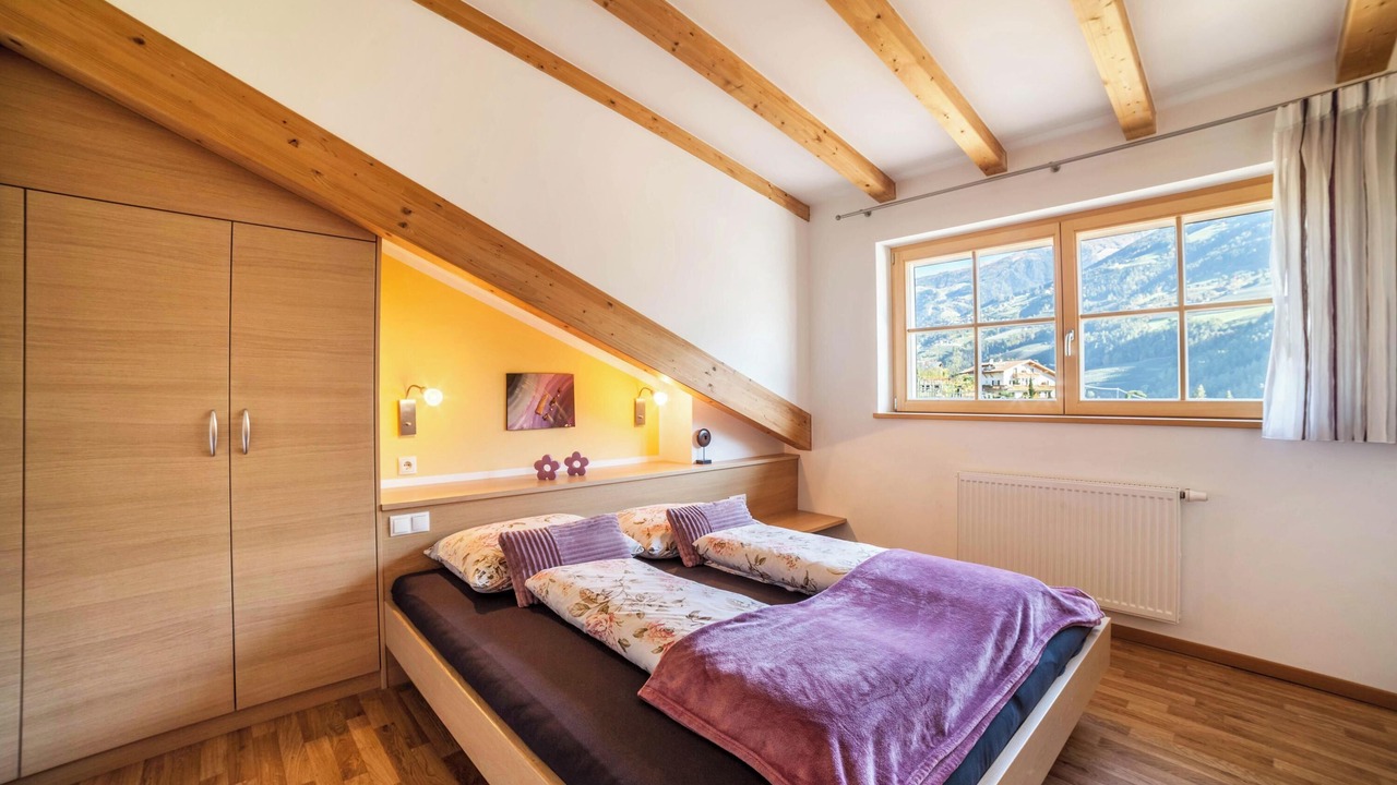 Photo of Bedroom in Caines