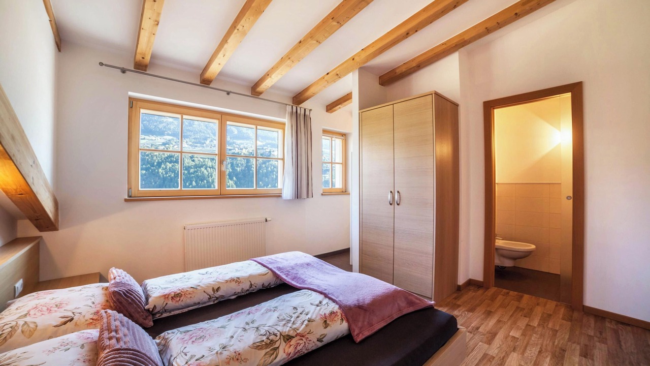 Photo of Bedroom in Caines