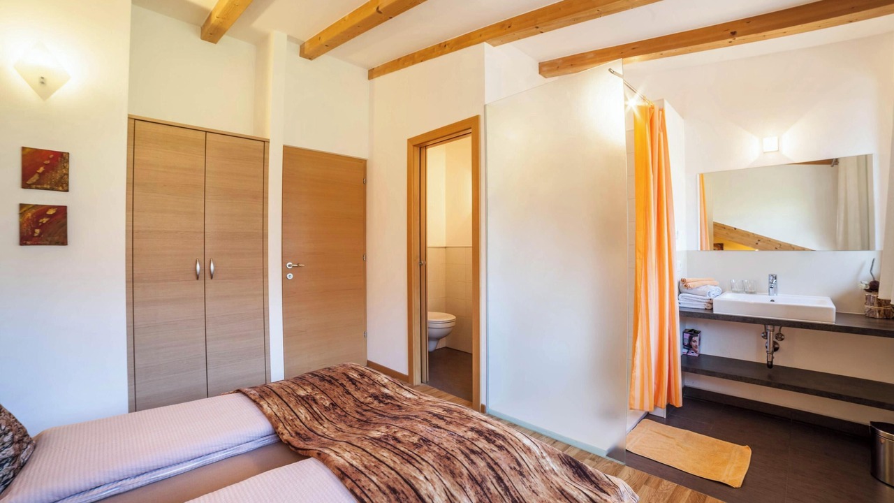 Photo of Bedroom in Caines