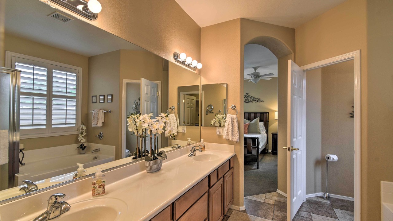 Photo of Bathroom in Royal Ranch