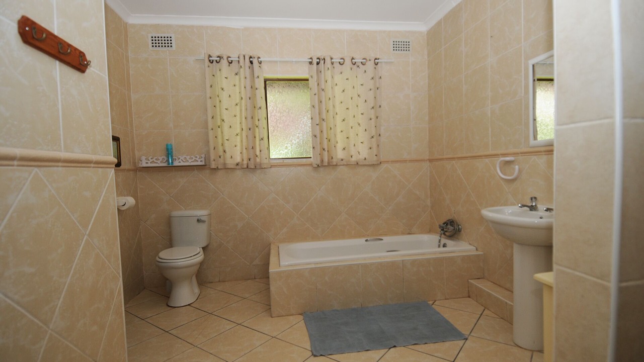 Photo of Bathroom in Illovo Beach