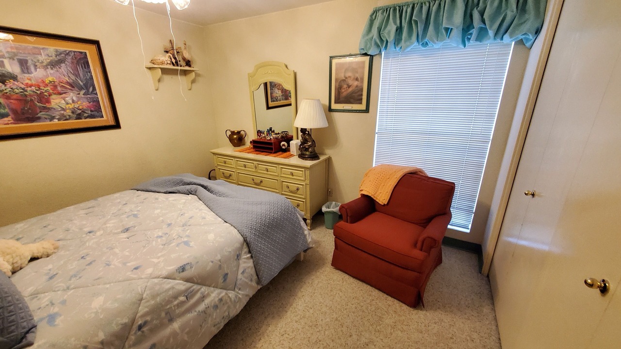Photo of Bedroom in Lake Biltmore Estates