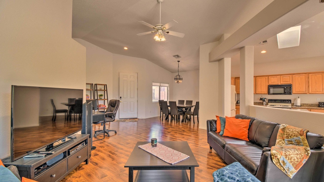 Photo of Livingroom in South Mountain
