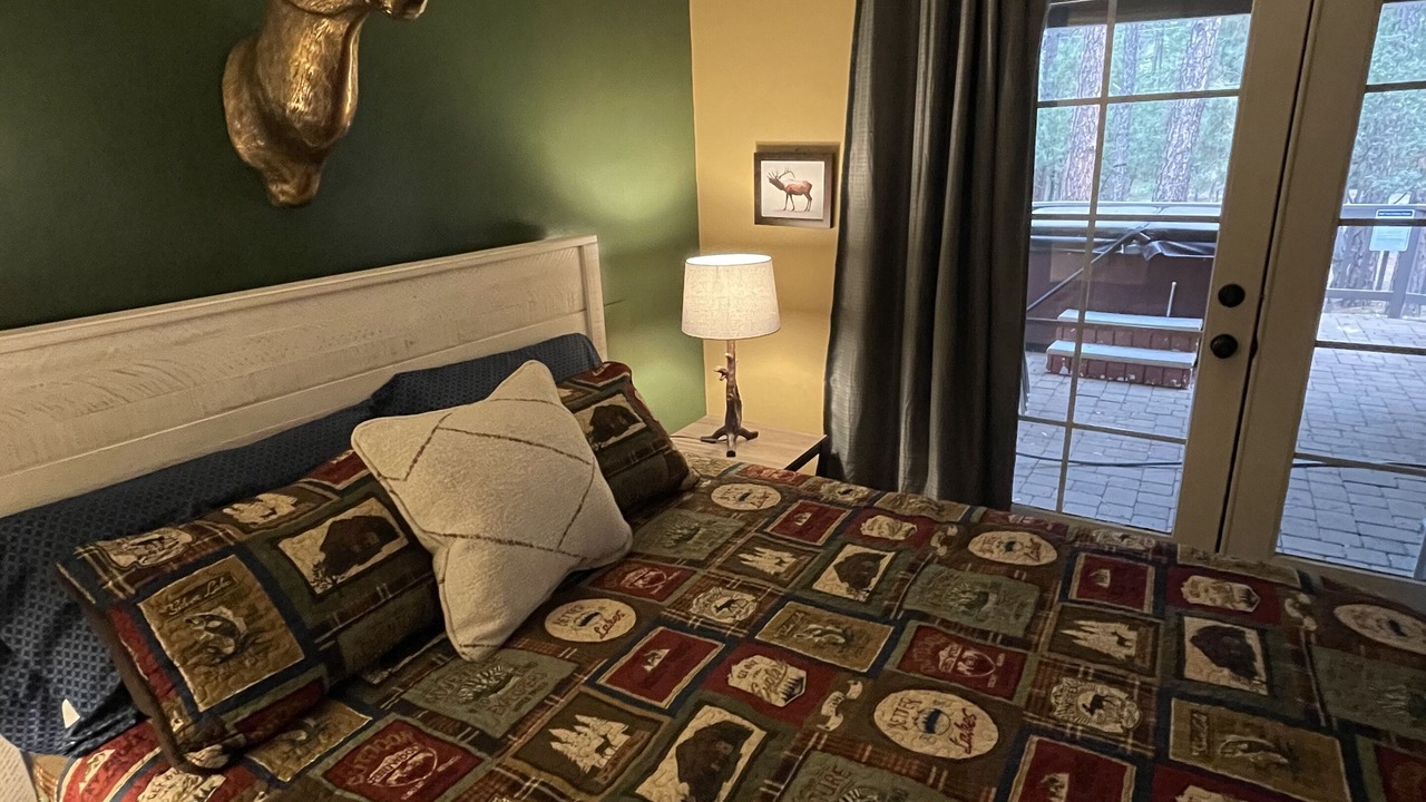Photo of Bedroom in Pine