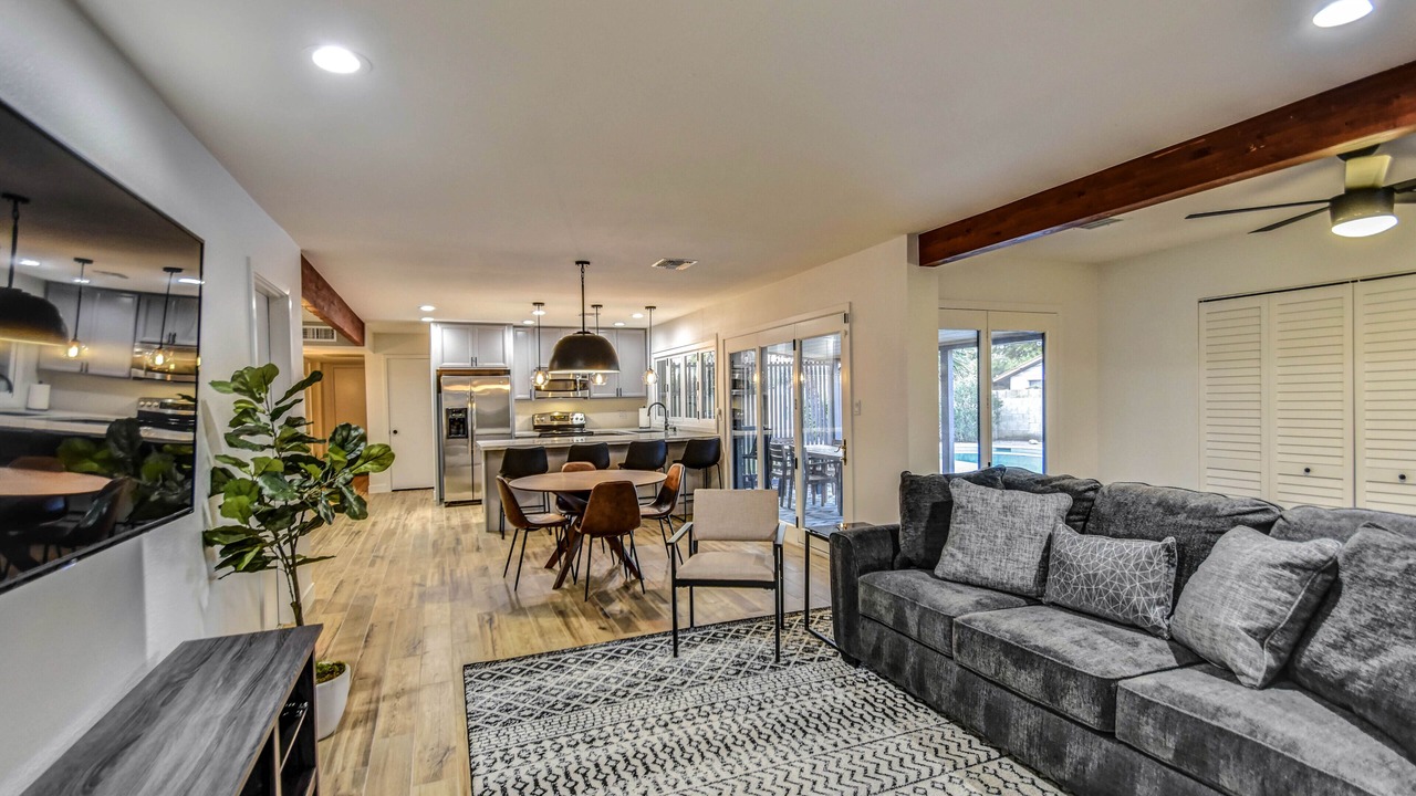 Photo of Livingroom in Evergreen