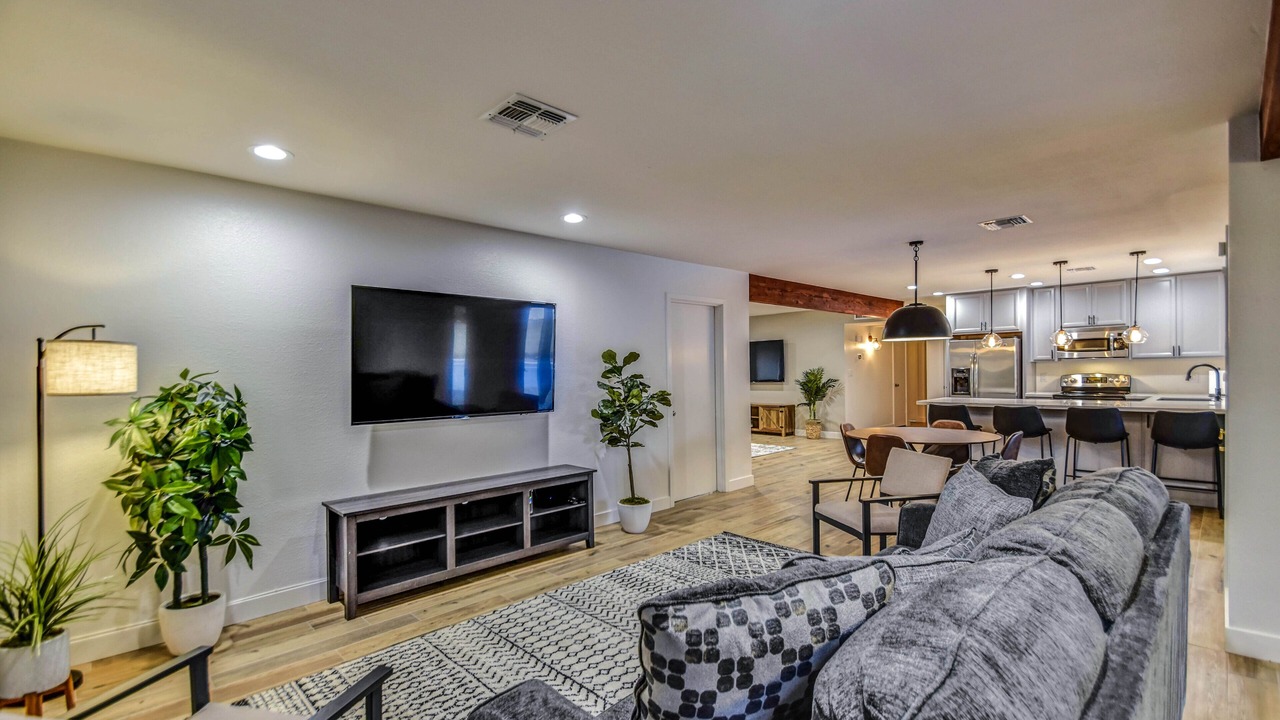 Photo of Livingroom in Evergreen