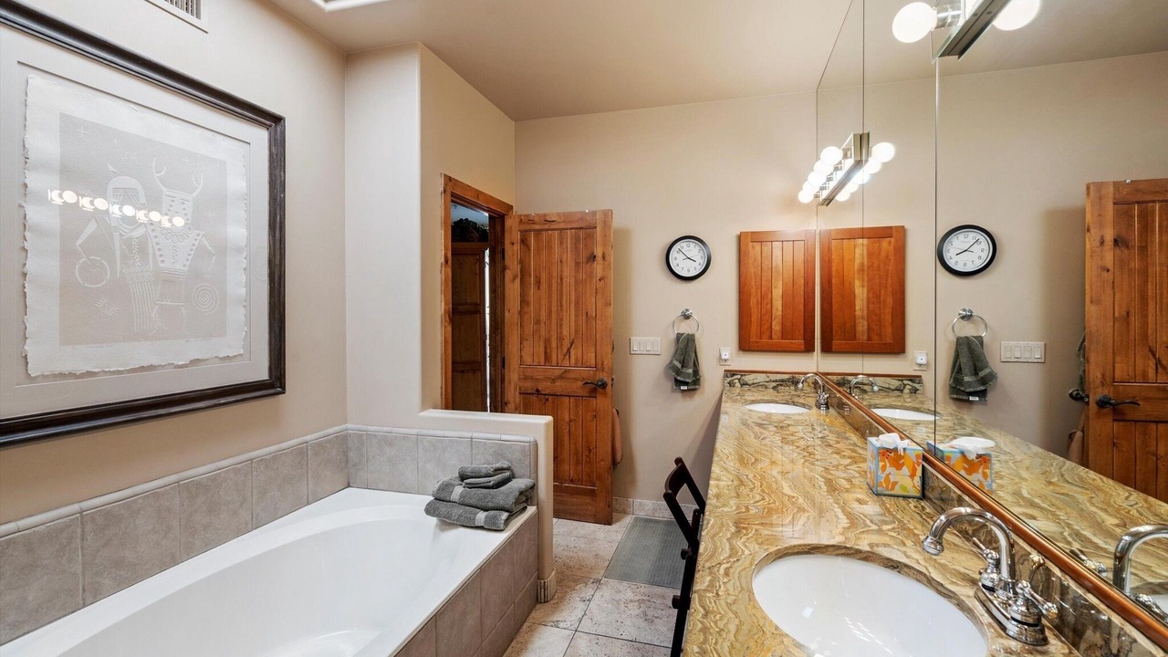 Photo of Bathroom in Fifth Green