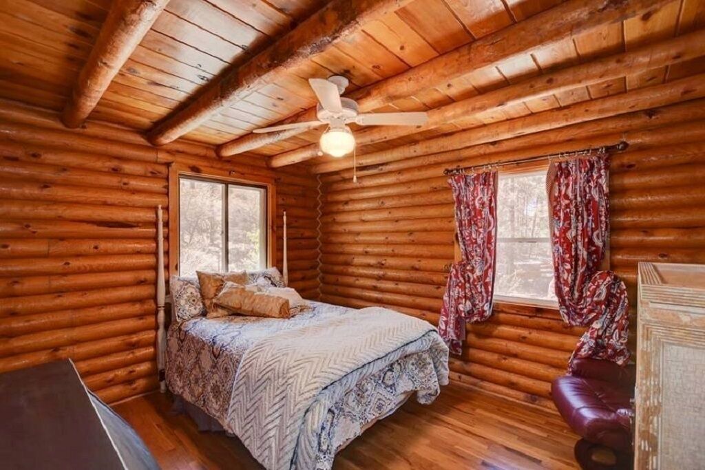Photo of Bedroom in Mountain Club