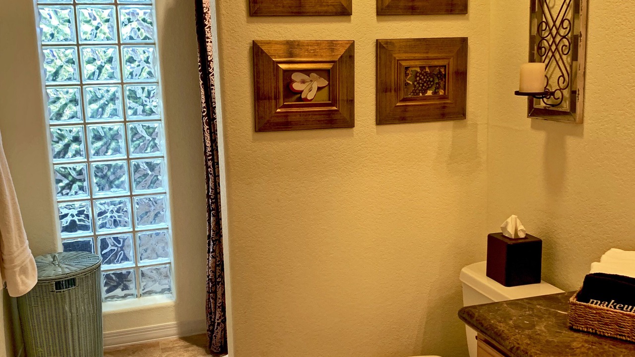 Photo of Bathroom in El Cuadro Estates