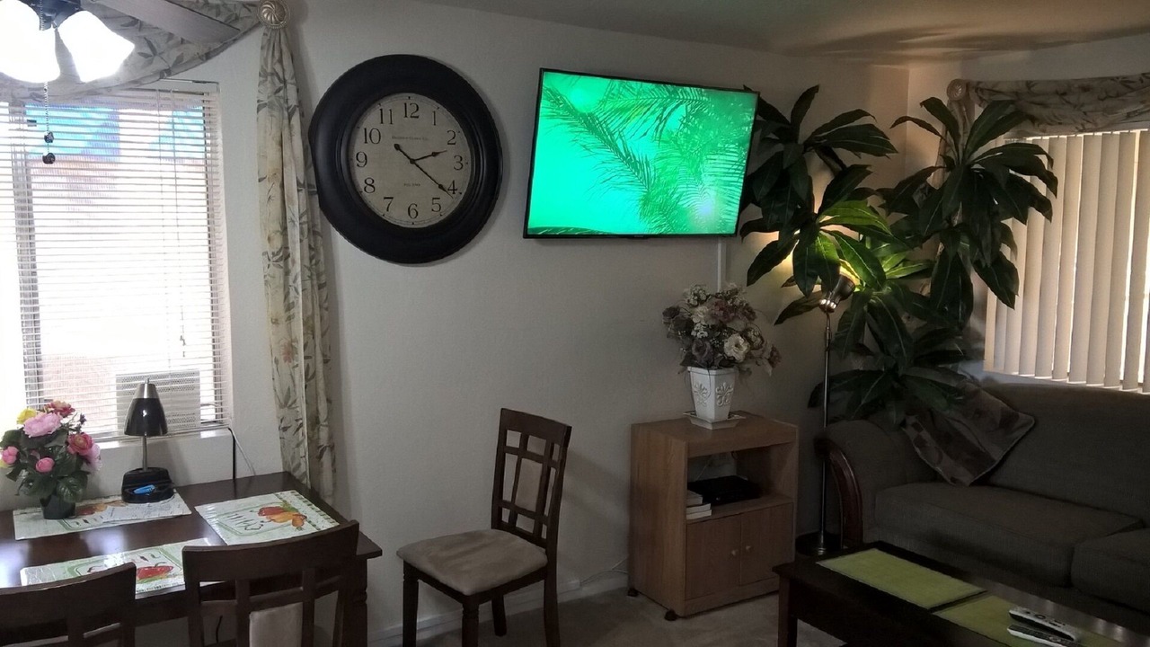 Photo of Livingroom in Surprise