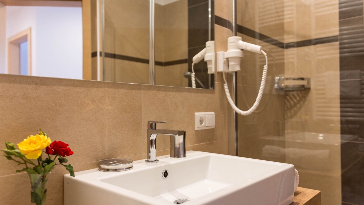 Photo of Bathroom in Lajen