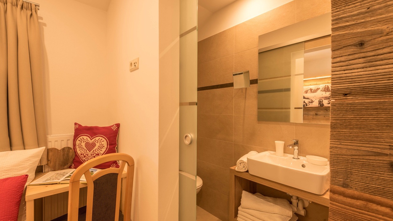 Photo of Bathroom in Lajen