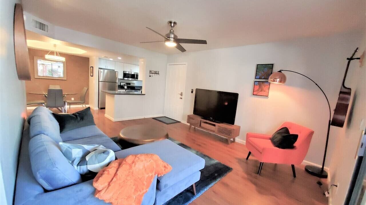 Photo of Livingroom in Paradise Valley Village