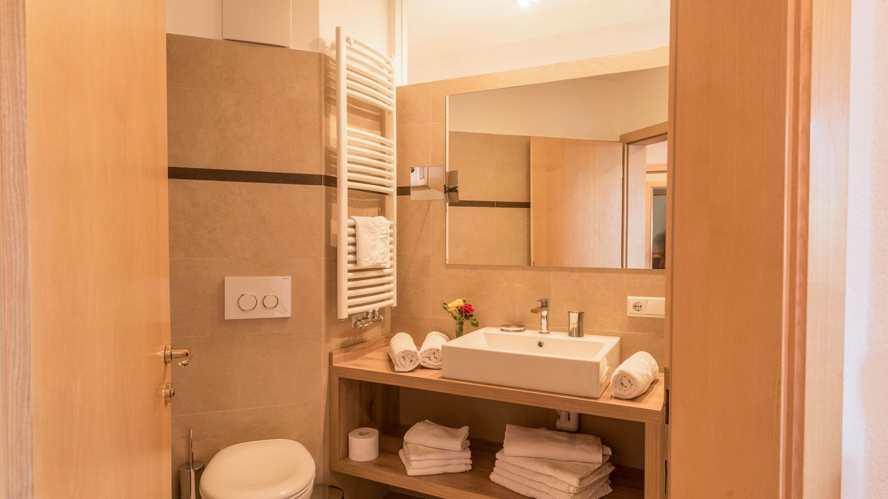 Photo of Bathroom in Lajen