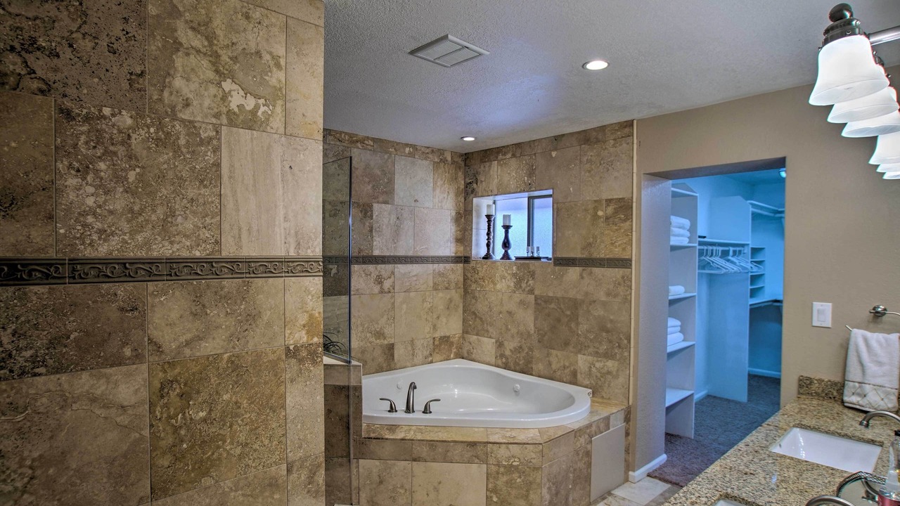 Photo of Bathroom in Saddleback Hills