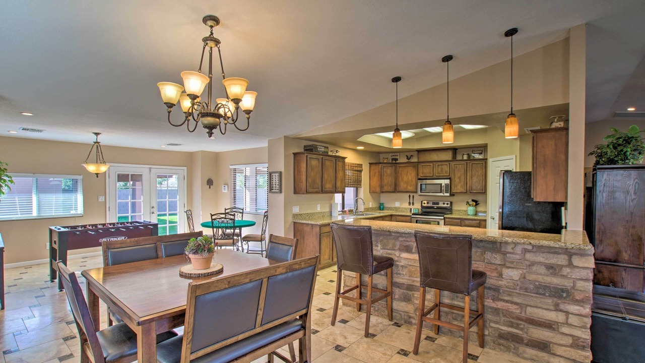 Photo of Livingroom in Saddleback Hills
