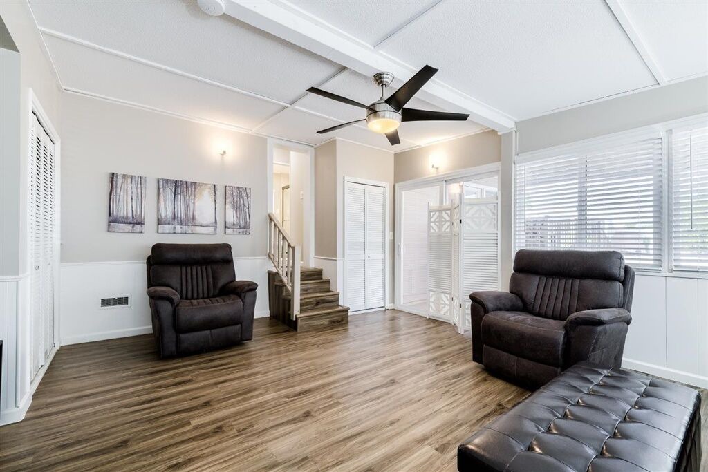 Photo of Livingroom in Fountain of the Sun