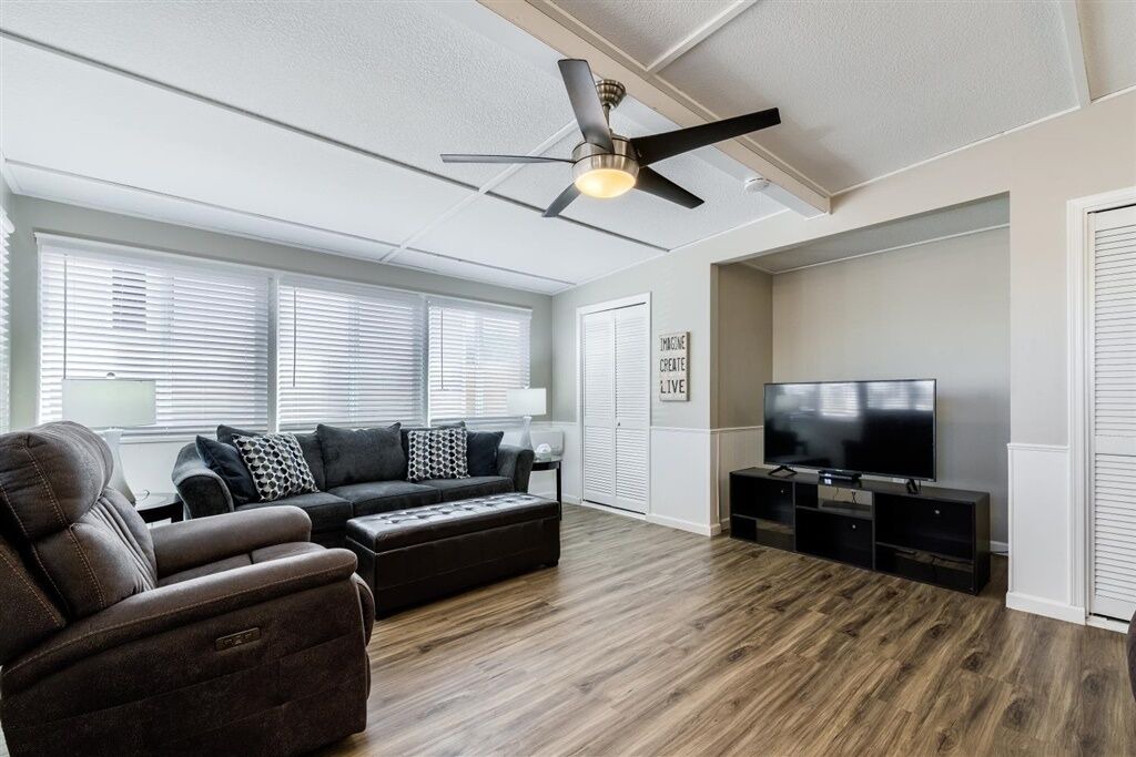 Photo of Livingroom in Fountain of the Sun