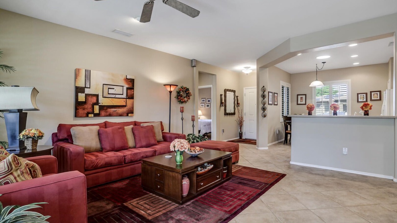 Photo of Livingroom in Surprise