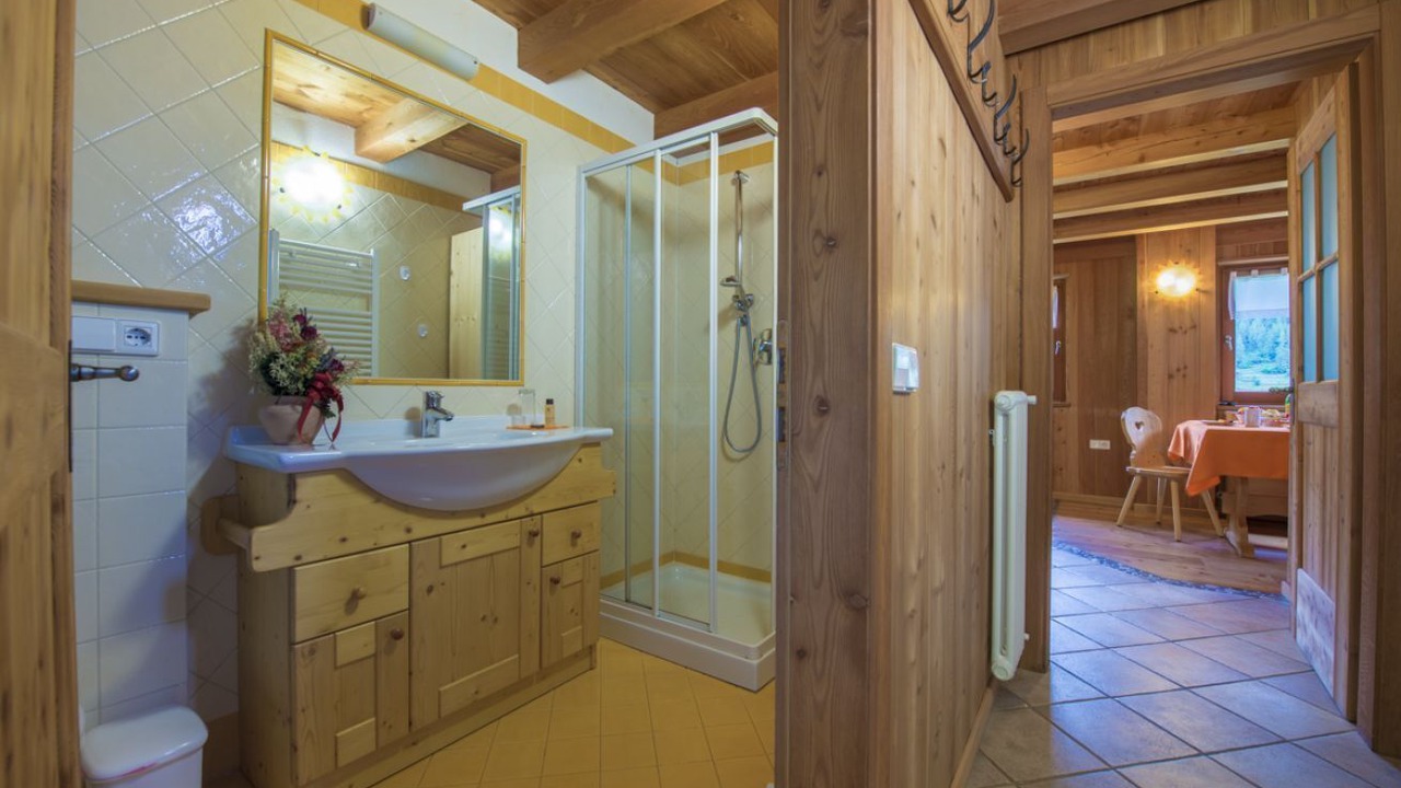 Photo of Bathroom in Rabbi