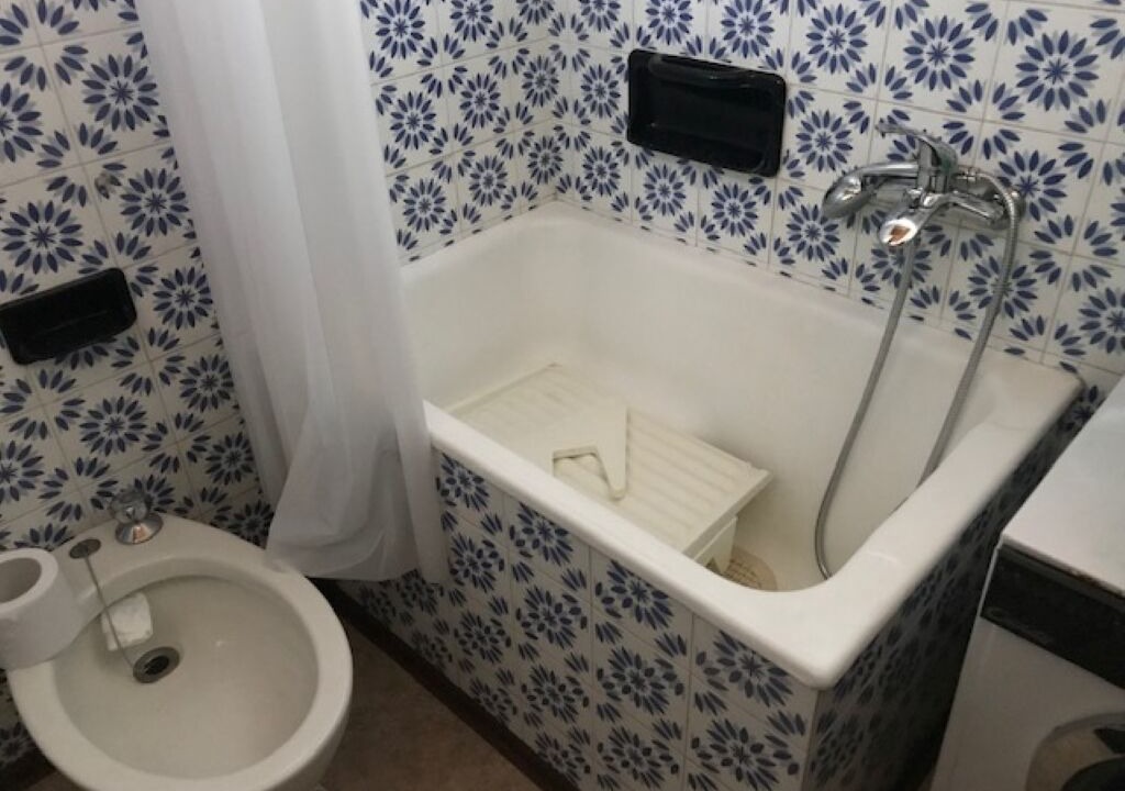Photo of Bathroom in Siror (tn)