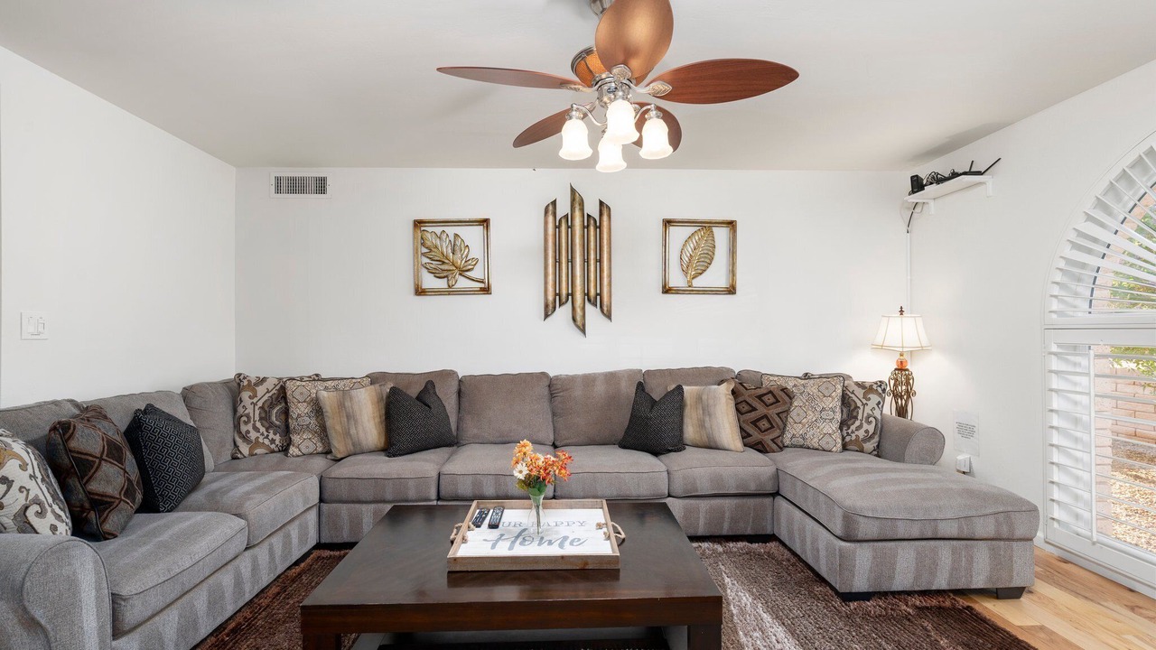 Photo of Livingroom in Scottsdale Highlands
