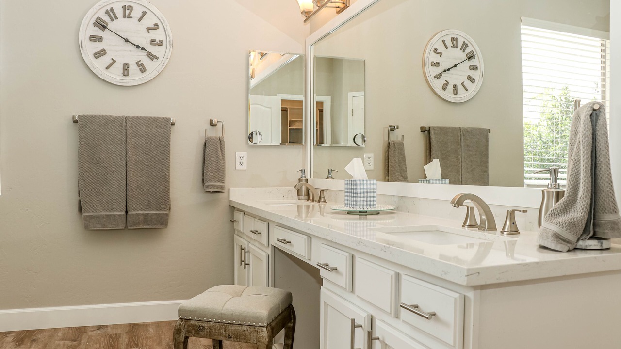Photo of Bathroom in Val Vista Lakes